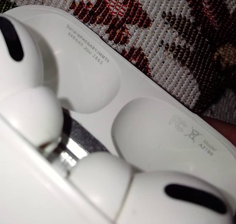 Airpods Pro 1st generation 2019 11
