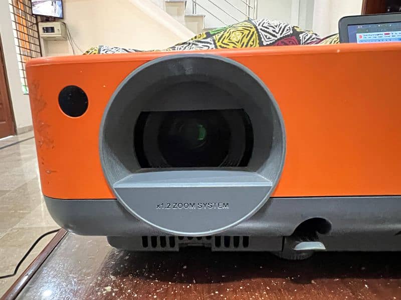 professional sanyo projector 4 time. used 5