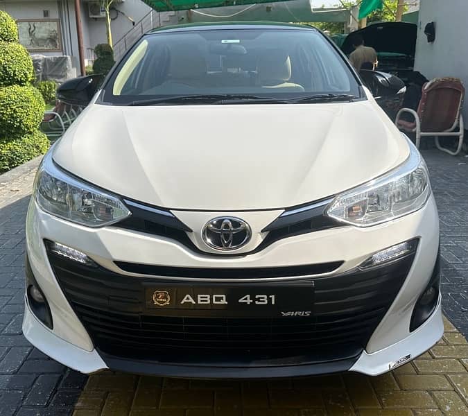 Toyota Yaris 2022 full option just like zero meter 1