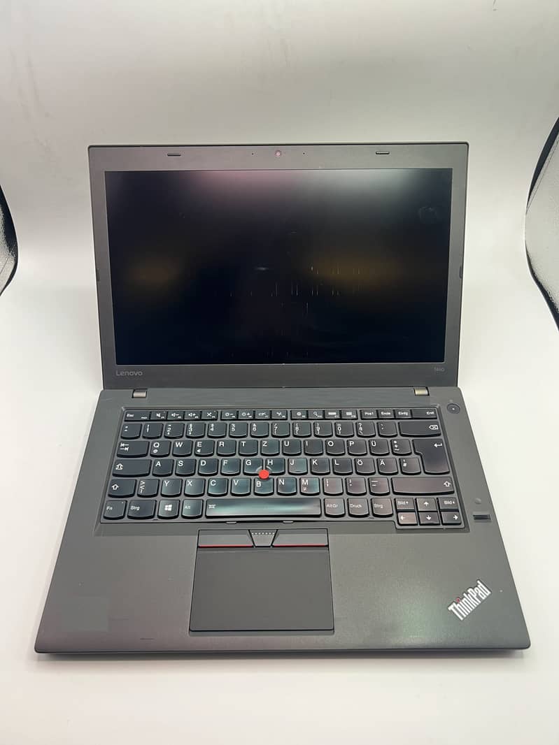 Lenovo T460 ThinkPad - i5 6th Generation - 4GB RAM - 128GB SSD 1