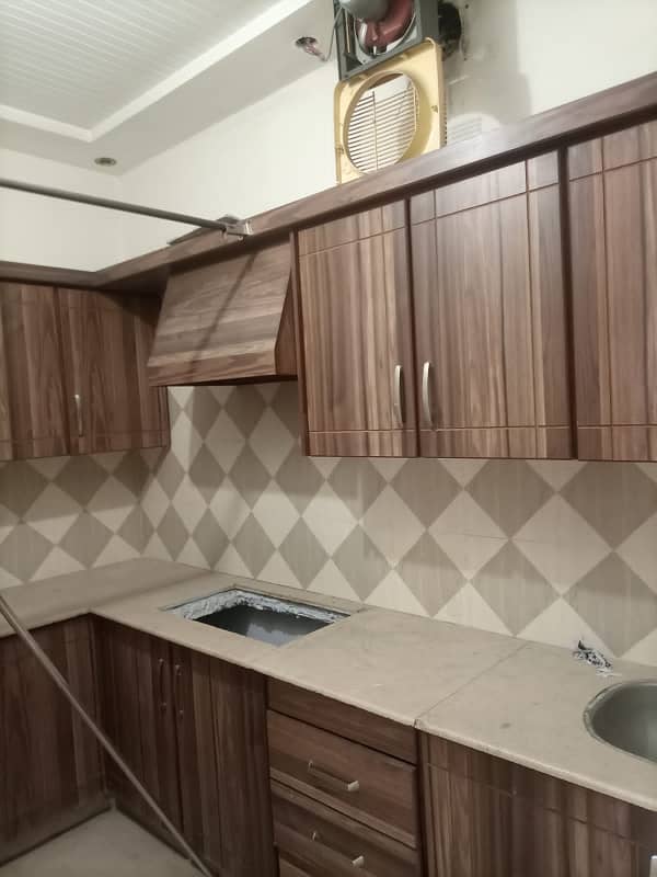 Like New 5 Marla Beautiful House is available for Rent in Bahria Town Lahore with Gas 9