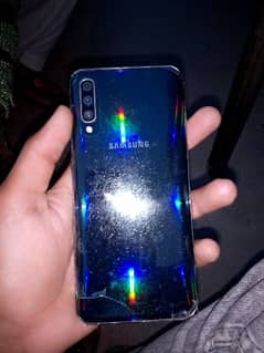 Samsung A50 4/128 with orignal Box exchange with iphone X 03072965864