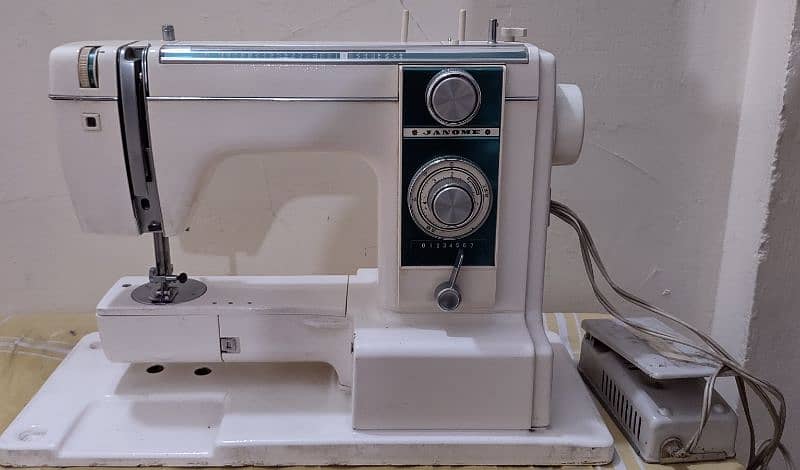 Sewing machine Janome 3