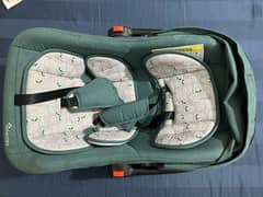 carry cot/ car seat