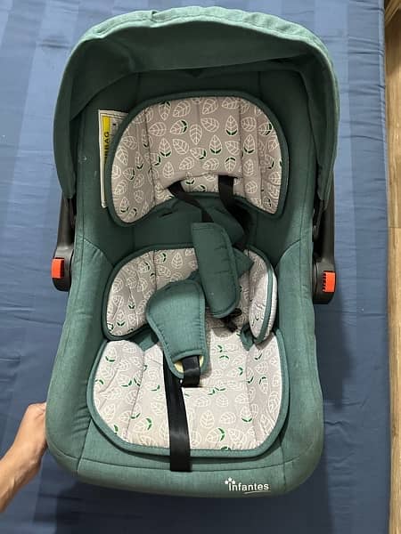 carry cot/ car seat 2