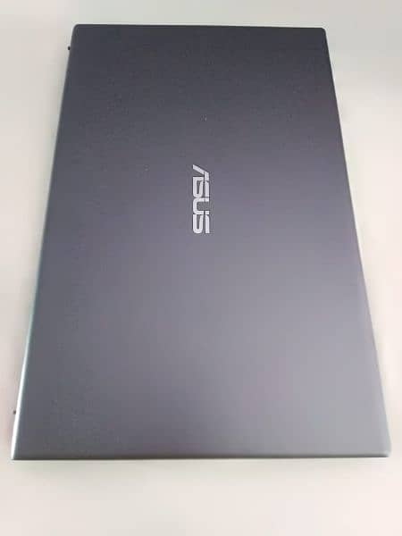 Asus Vivo Book15 i3 10th generation 8gb ram 256gb ssd Touch screen 3