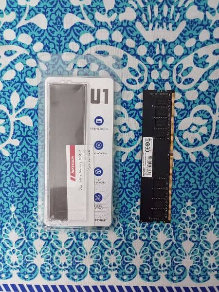 SELLING MY HIKVISION 8GB DDR-4 3200MHZ RAM WITH BOX 0