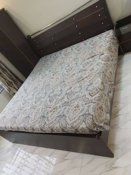 King size double bed 1
