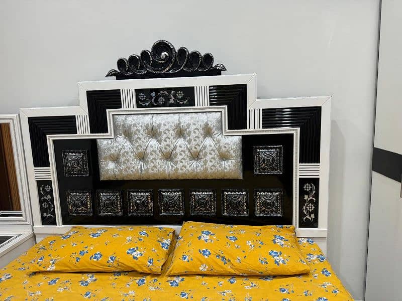 luxurious bed set available at reasonable price. 5