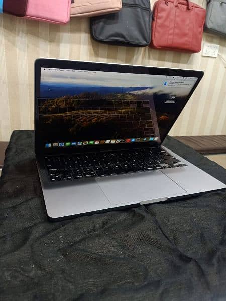 macbook Pro M1 chip 16gb ram 256 10by10condition 2