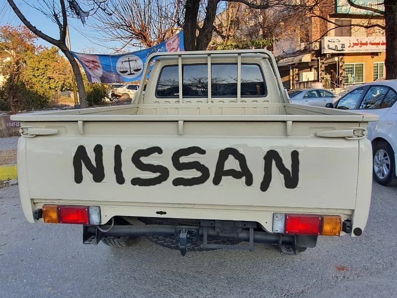 Nissan Pickup 2001 6