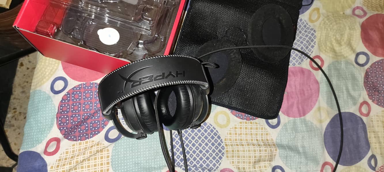 Hyper x cloud 2 gaming headphones  black colour ultra clear footsteps 4
