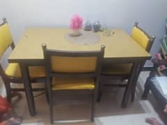 dining table with 4 chairs good condition 0