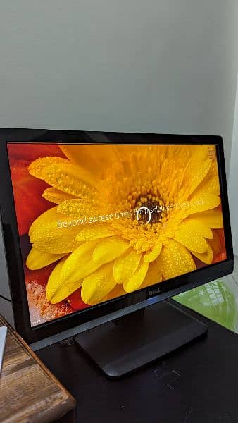 Dell 22 Inches Led wide screen Full Hd 2