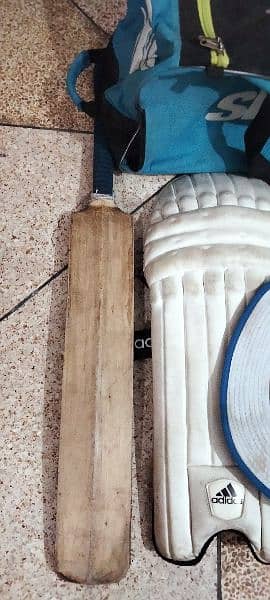 Only 3 months used Australian Cricket kit for sales 5