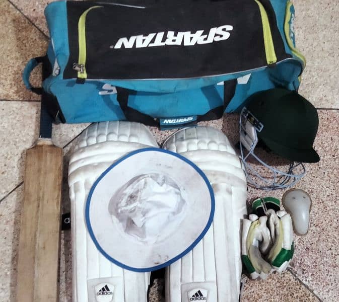 Only 3 months used Australian Cricket kit for sales 2