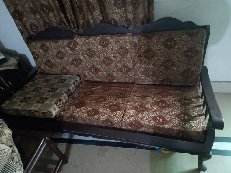 6 seater sofa set in excellent condition 4