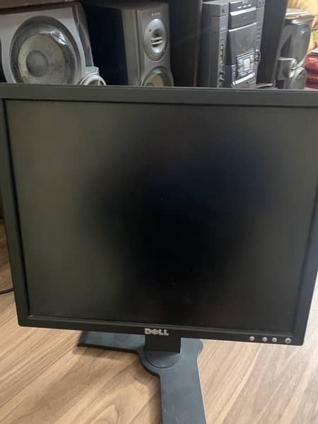 desktop : monitor plus CPU 0