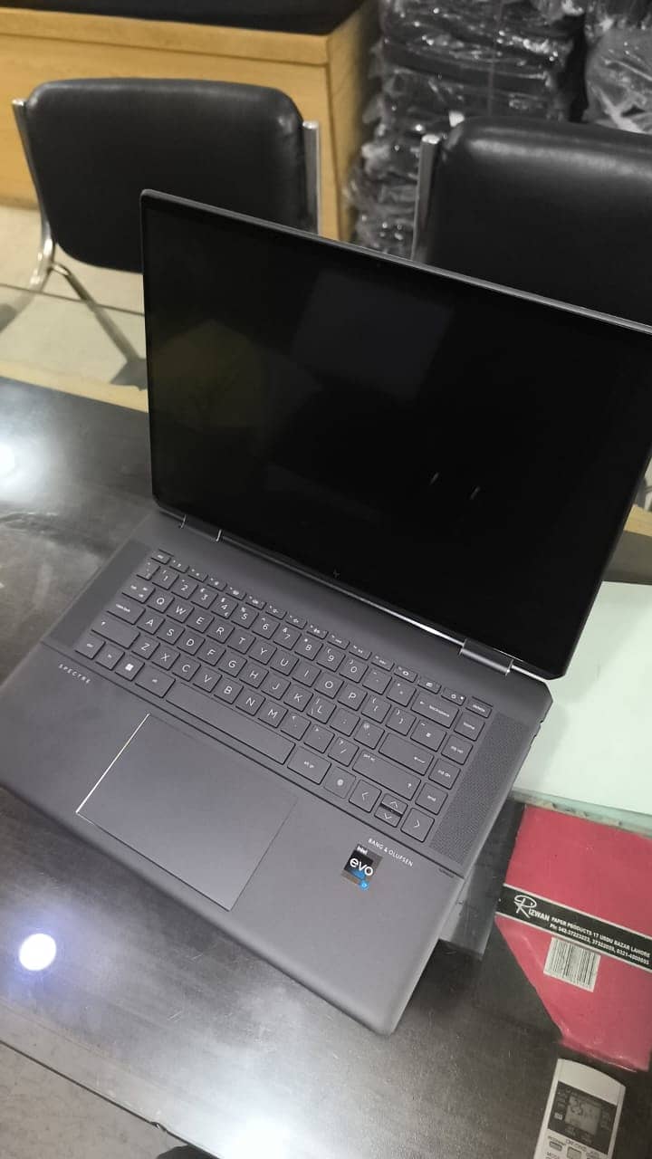 HP Specter 13th Gen Core i7 with 4GB dedicated graphic card 3