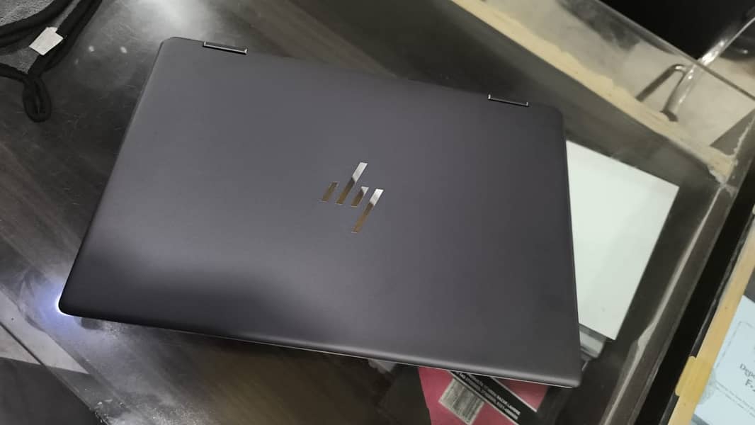 HP Specter 13th Gen Core i7 with 4GB dedicated graphic card 4