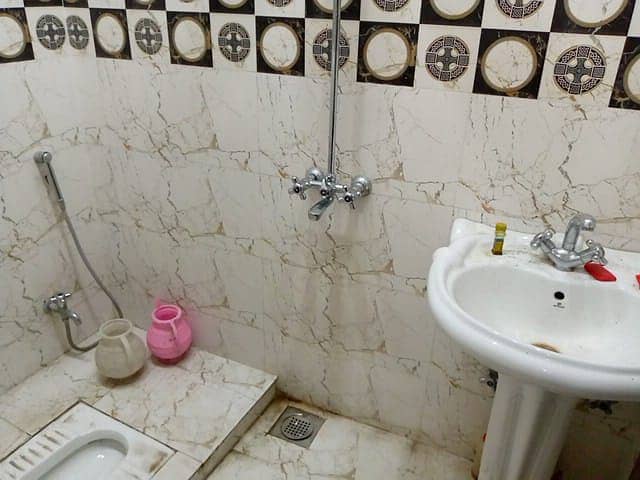 3 BED HOUSE FOR SALE IN JOHAR TOWN 5
