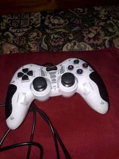 Gaming pad controller good condition USB led PC and mobile used 0