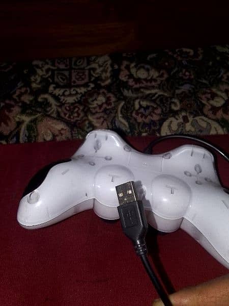 Gaming pad controller good condition USB led PC and mobile used 1