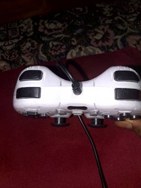 Gaming pad controller good condition USB led PC and mobile used 2