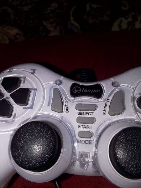 Gaming pad controller good condition USB led PC and mobile used 5