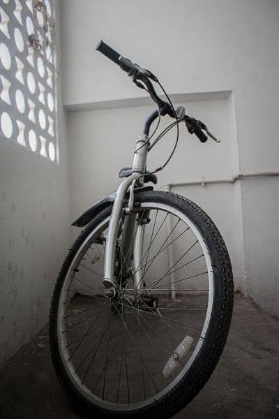 FULL SIZE BICYCLE WITH ALUMINIUM BODY WITH DOUBLE 8 GEARS BICYCLE 1
