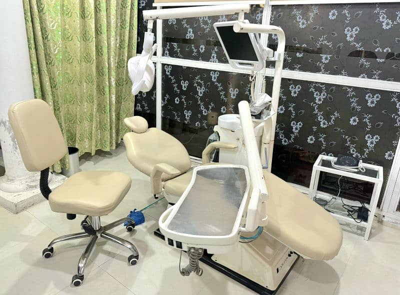 Dental Unit / Dental Chair with stool, automatic hydraulic 2
