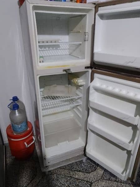 dawlance 2 door fridge 1