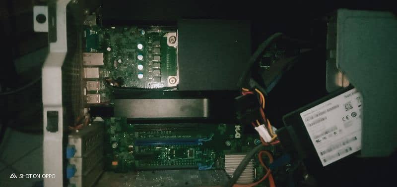 Dell Pc Xeon E5 1607 v3 =Core i7 1gb Graphics card with ssd hard 10