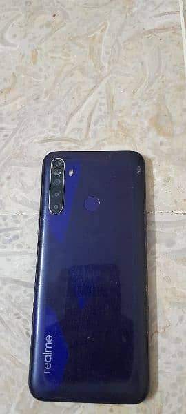 Realme 5 4gb 64gb rom in working condition with boxs 1