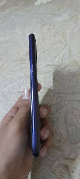 Realme 5 4gb 64gb rom in working condition with boxs 3