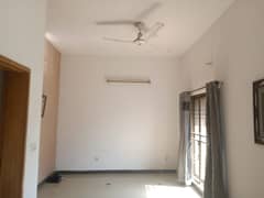 5 marla upper portion for rent in valencia town with 1 bedrooms gas avail 0