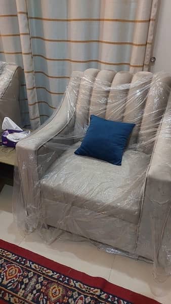 5 seater sofa set with centre and side table 5