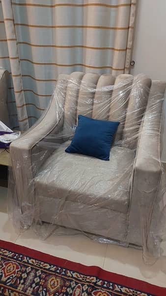 5 seater sofa set with centre and side table 6