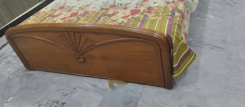 Double bed (Queen size) 1
