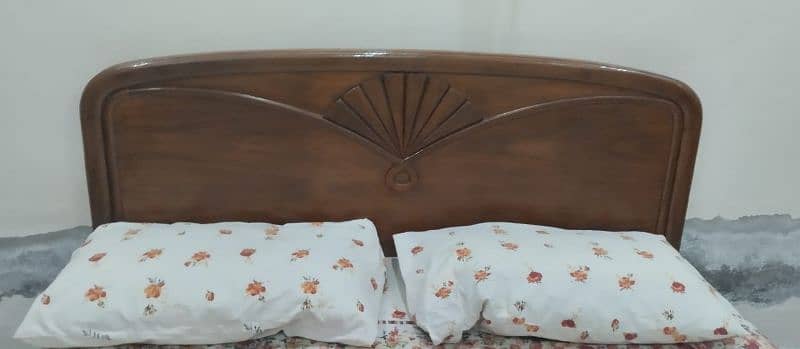 Double bed (Queen size) 2