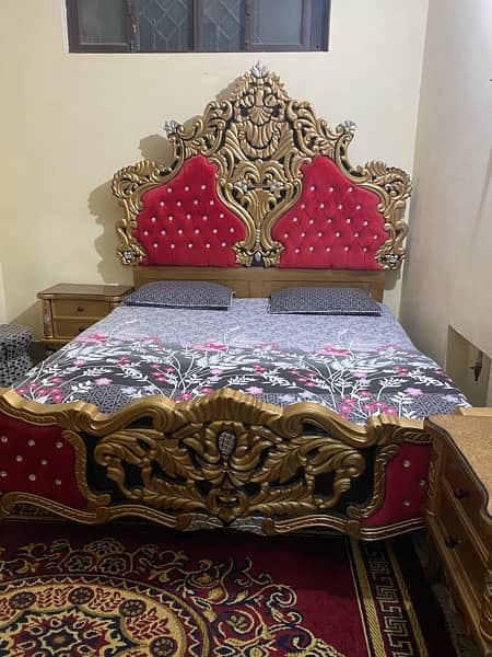 King bed set with spring matress 2 side tables and dressing table 2
