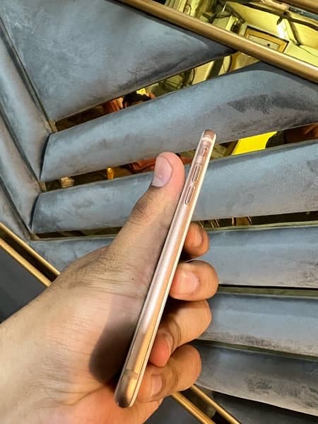 Iphone 8 Pta approved 64GB Golden colour Exchange possibe 3