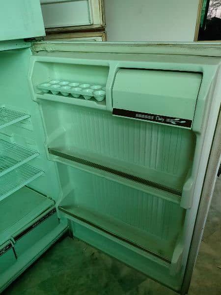 Gallons Refrigerator 3