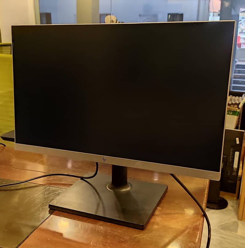 24" inch HP LED with Bezelles Display Monitor for Sale 8