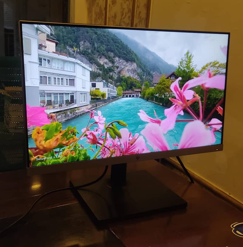 24" inch HP LED with Bezelles Display Monitor for Sale 10