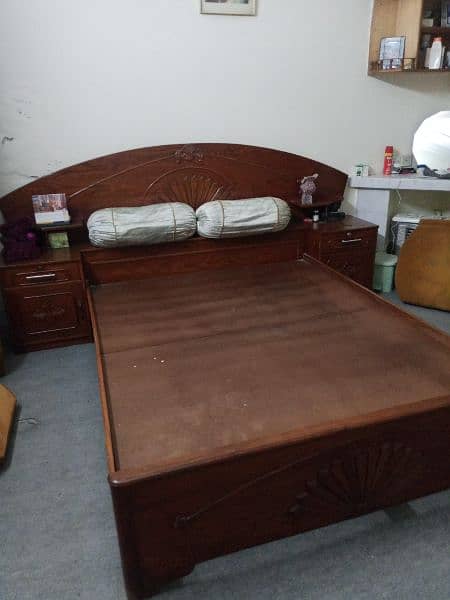 wooden bed, king side bed with side tables attached, very less used 3