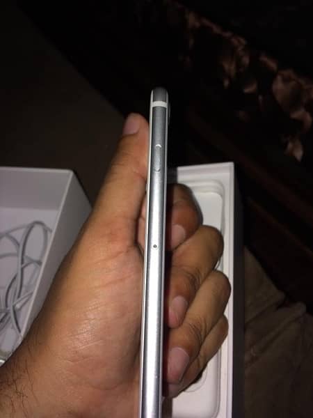 iphone 8 64 gb pta approved with box and accessories 2