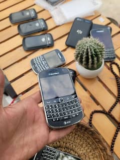 blackberry bold 4 (9900) in lush condition pta clear