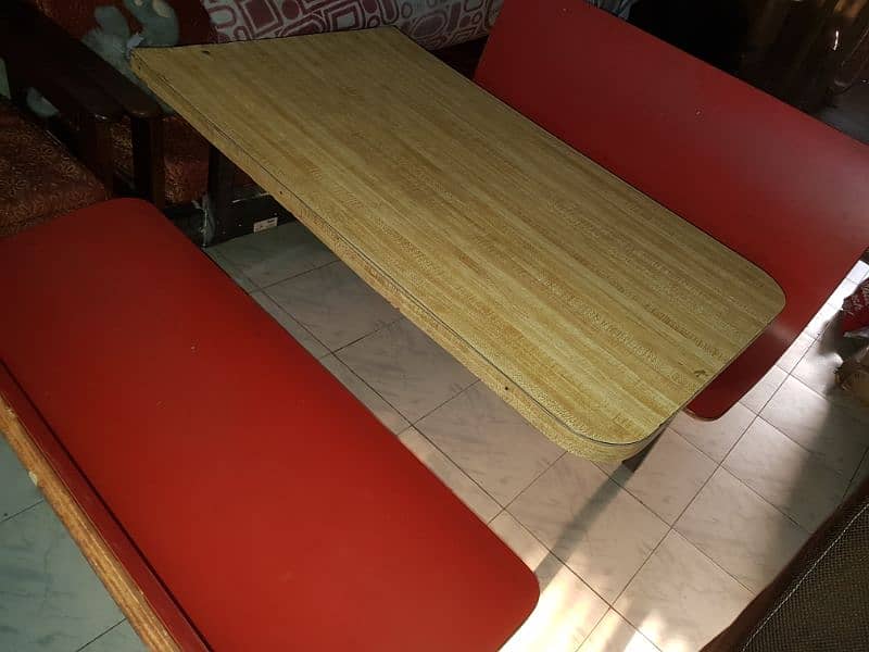 imported table n chair best for fastfood and study table. 6