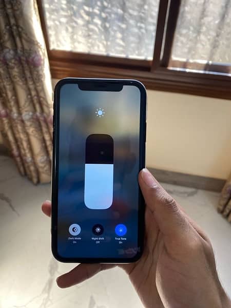 Iphone Xr 4/64 gb pta approved 1